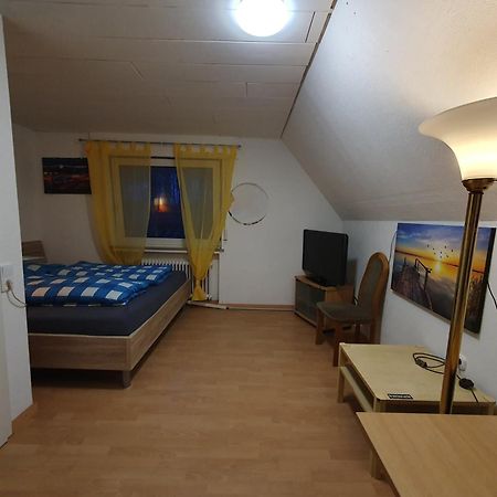 Geraeumiges Ferienhaus In Bad Salzuflen Mit Einfacher Ausstattung, Fuer Geschaeftsreisende, Gruppen Oder Familien Geeignet, 4 Schlafzimmer Dış mekan fotoğraf