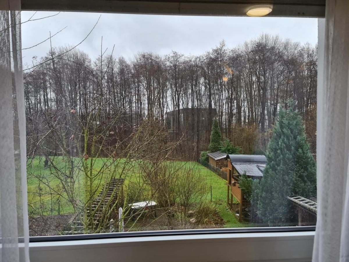 Geraeumiges Ferienhaus In Bad Salzuflen Mit Einfacher Ausstattung, Fuer Geschaeftsreisende, Gruppen Oder Familien Geeignet, 4 Schlafzimmer Dış mekan fotoğraf