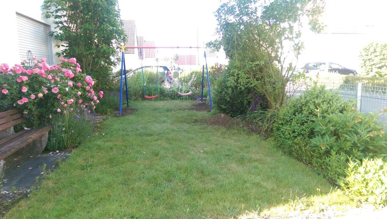Geraeumiges Ferienhaus In Bad Salzuflen Mit Einfacher Ausstattung, Fuer Geschaeftsreisende, Gruppen Oder Familien Geeignet, 4 Schlafzimmer Dış mekan fotoğraf