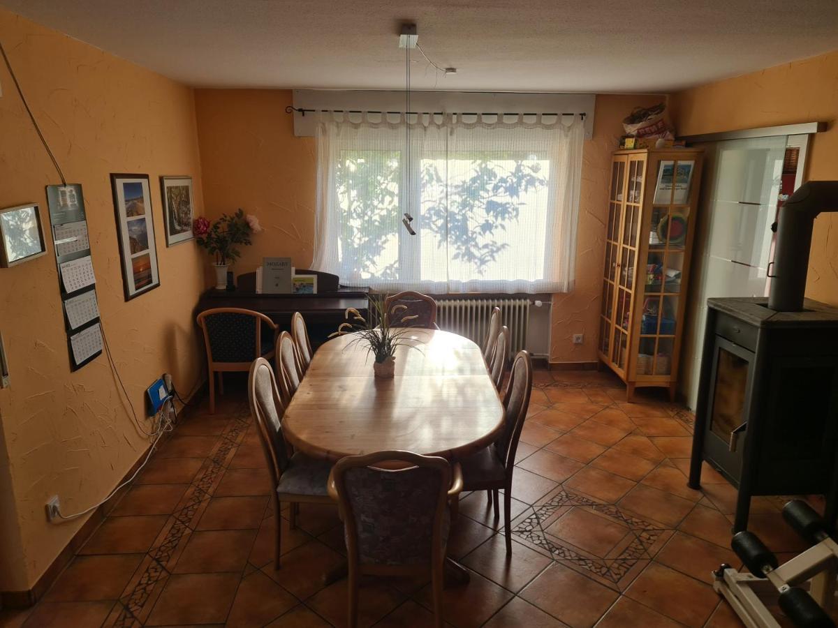 Geraeumiges Ferienhaus In Bad Salzuflen Mit Einfacher Ausstattung, Fuer Geschaeftsreisende, Gruppen Oder Familien Geeignet, 4 Schlafzimmer Dış mekan fotoğraf