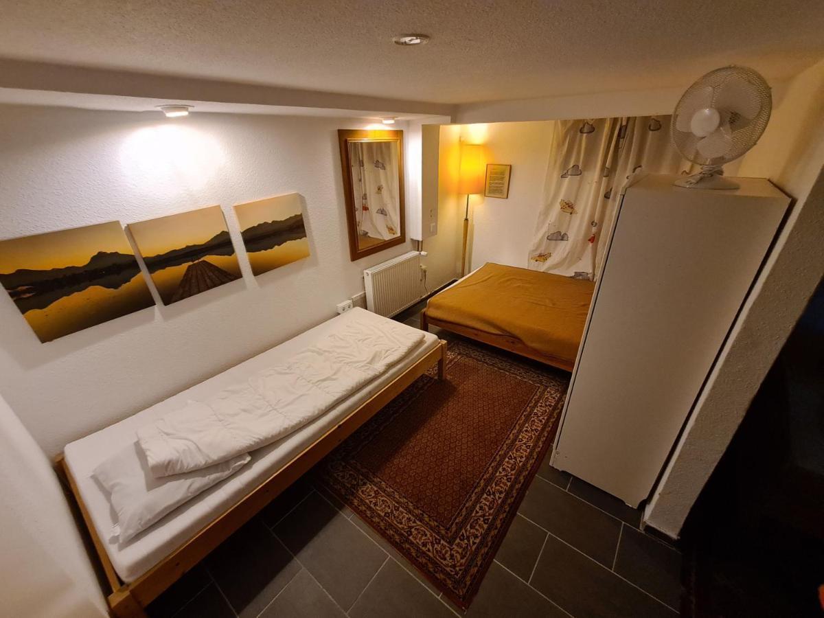 Geraeumiges Ferienhaus In Bad Salzuflen Mit Einfacher Ausstattung, Fuer Geschaeftsreisende, Gruppen Oder Familien Geeignet, 4 Schlafzimmer Dış mekan fotoğraf