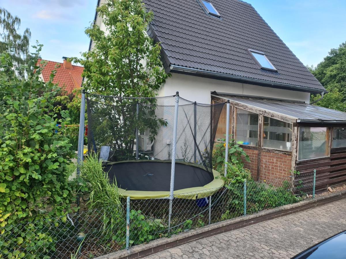 Geraeumiges Ferienhaus In Bad Salzuflen Mit Einfacher Ausstattung, Fuer Geschaeftsreisende, Gruppen Oder Familien Geeignet, 4 Schlafzimmer Dış mekan fotoğraf